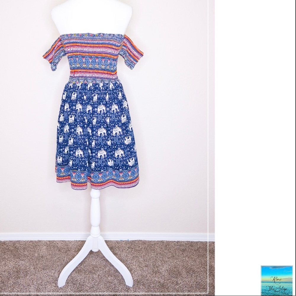 Dress - Picture 3 of 3